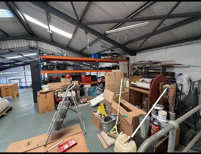 420M² WAREHOUSE TO LET IN EPPING INDUSTRIAL